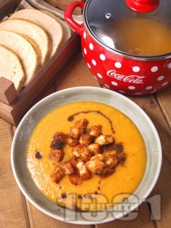 Крем супа от моркови и карфиол със сушен босилек и домашни крутони  - снимка на рецептата